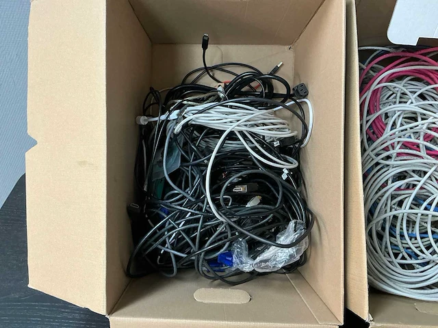 Partij wifi en electronica kabels - afbeelding 5 van  9