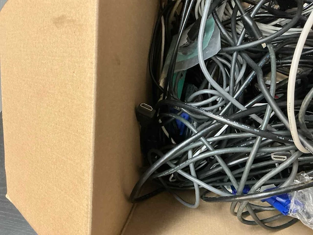 Partij wifi en electronica kabels - afbeelding 6 van  9