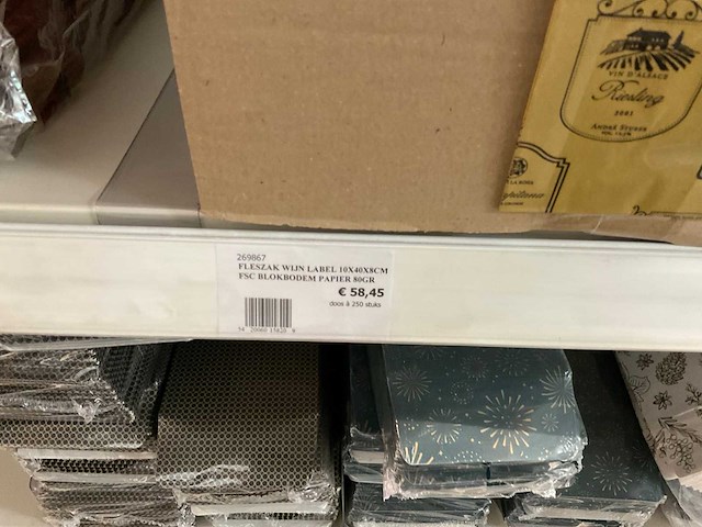 Partij wijn cadeauverpakingen - afbeelding 31 van  48