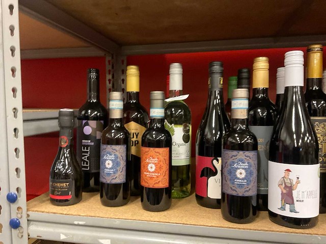 Partij wijn, champagne, prosecco, bier - afbeelding 2 van  21