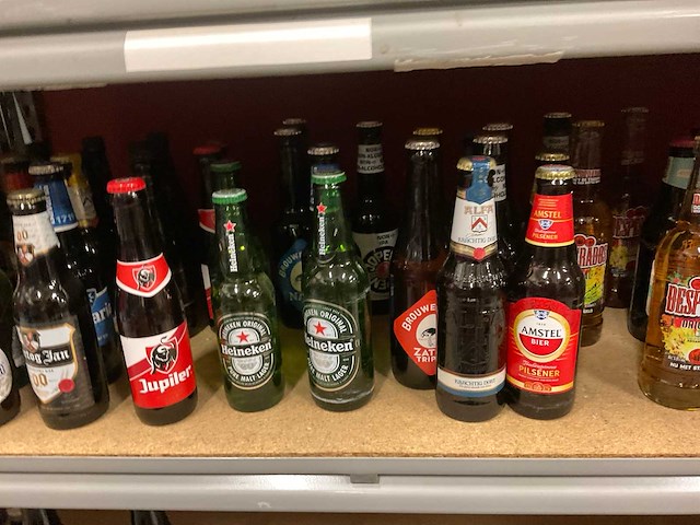 Partij wijn, champagne, prosecco, bier - afbeelding 9 van  21