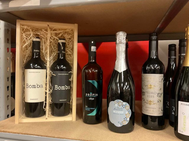 Partij wijn, champagne, prosecco, bier - afbeelding 19 van  21