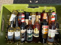 Partij wijn en divers drank - afbeelding 2 van  4