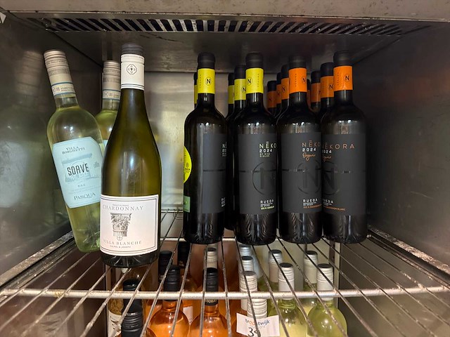 Partij wijn - afbeelding 6 van  6