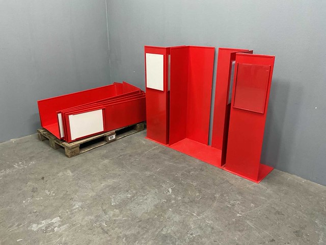 Partij winkel inventaris - 40x40x120 cm - afbeelding 1 van  5