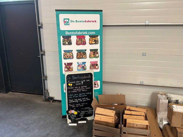 Partij winkel inventaris en inpakmateriaal - afbeelding 6 van  12