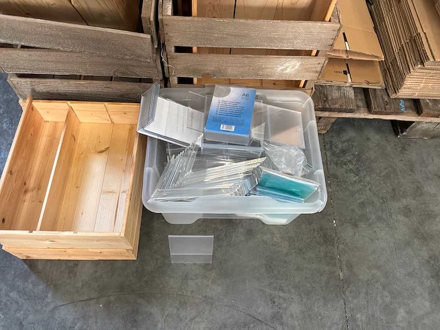 Partij winkel inventaris en inpakmateriaal - afbeelding 8 van  12