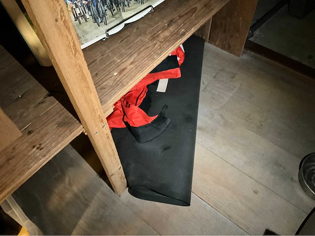 Partij winkelinventaris en fietsbenodigdheden - afbeelding 5 van  20