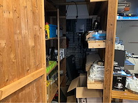 Partij winkelinventaris en fietsbenodigdheden - afbeelding 1 van  20