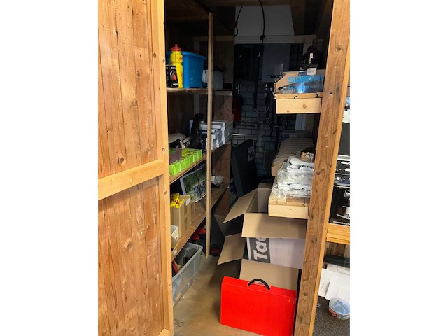 Partij winkelinventaris en fietsbenodigdheden - afbeelding 10 van  20