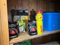 Partij winkelinventaris en fietsbenodigdheden - afbeelding 15 van  20