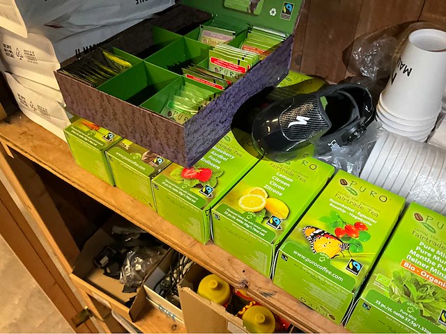 Partij winkelinventaris en fietsbenodigdheden - afbeelding 18 van  20