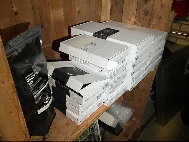 Partij winkelinventaris en fietsbenodigdheden - afbeelding 20 van  20