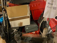 Partij winkelinventaris en handelsgoederen, philips, goui, new balance en diversen