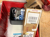 Partij winkelinventaris en handelsgoederen, philips, goui, new balance en diversen - afbeelding 10 van  14