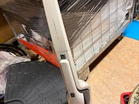 Partij winkelinventaris en handelsgoederen, philips, goui, new balance en diversen - afbeelding 13 van  14