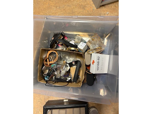 Partij winkelinventaris en handelsgoederen, spax, ti sento en diversen - afbeelding 11 van  20