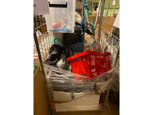Partij winkelinventaris en partij handelsgoederen, philips, teva en diversen - afbeelding 1 van  14