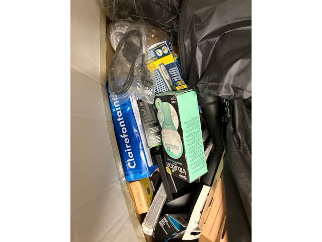 Partij winkelinventaris en partij handelsgoederen, philips, teva en diversen - afbeelding 8 van  14