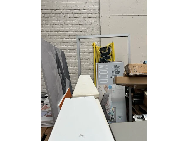 Partij winkelinventaris en toebehoren - afbeelding 6 van  14