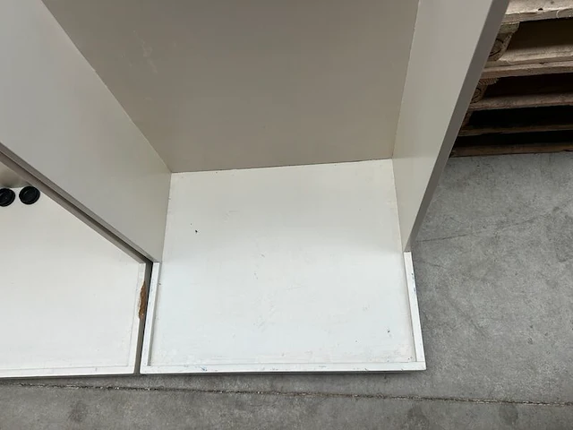 Partij winkelinventaris en toebehoren - afbeelding 8 van  14