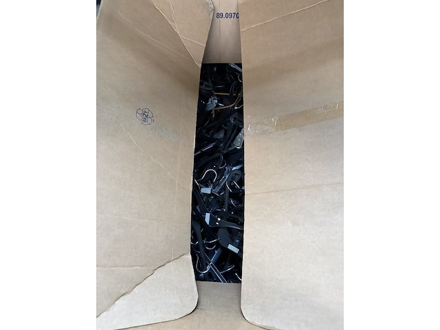 Partij winkelinventaris, kledinghangers en diversen - afbeelding 2 van  14