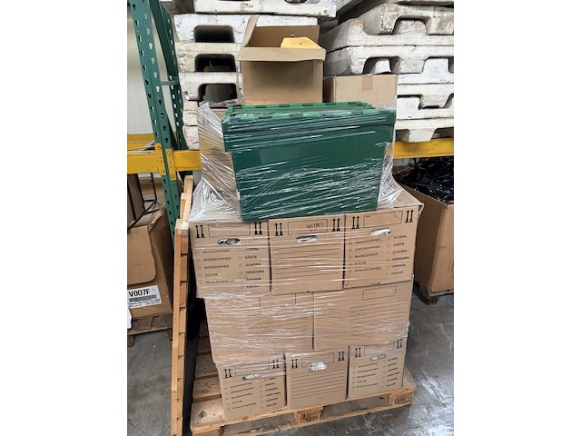 Partij winkelinventaris, kledinghangers en diversen - afbeelding 10 van  14