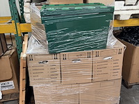 Partij winkelinventaris, kledinghangers en diversen - afbeelding 10 van  14