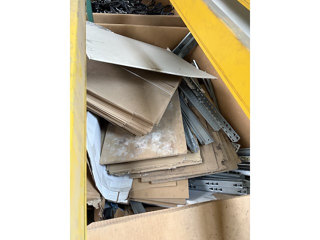 Partij winkelinventaris, kledinghangers en diversen - afbeelding 11 van  14