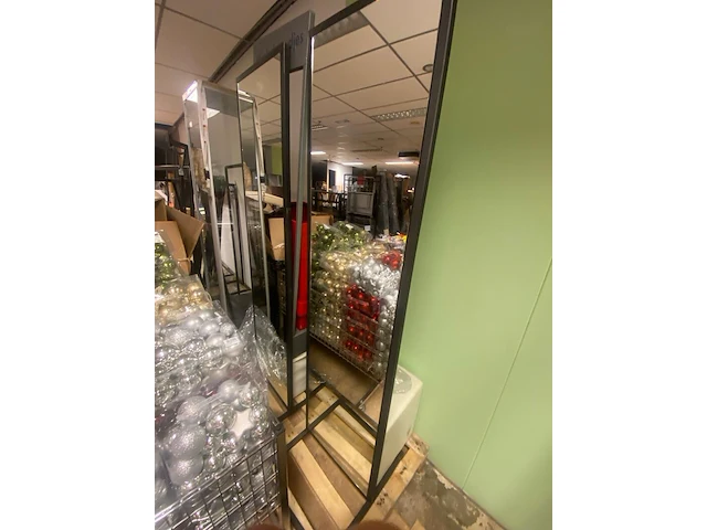 Partij winkelinventaris - afbeelding 1 van  4