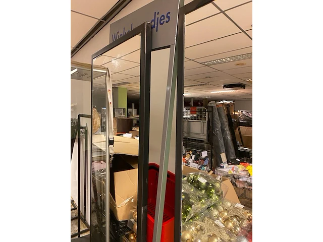 Partij winkelinventaris - afbeelding 4 van  4