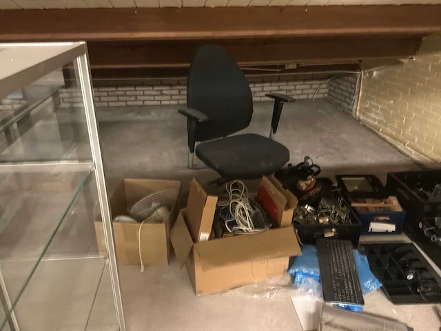 Partij winkelinventaris - afbeelding 3 van  4