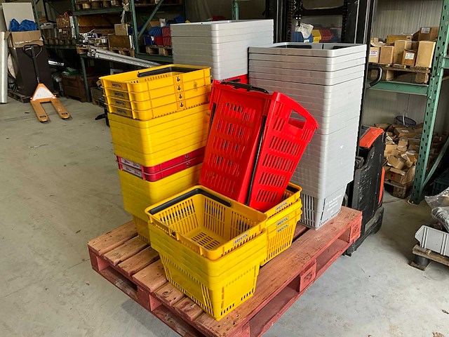 Partij winkelmandjes - afbeelding 1 van  7