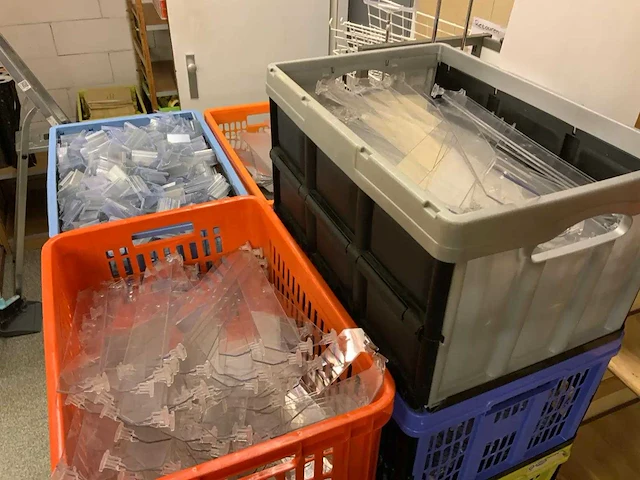 Partij winkelmateriaal - afbeelding 2 van  9