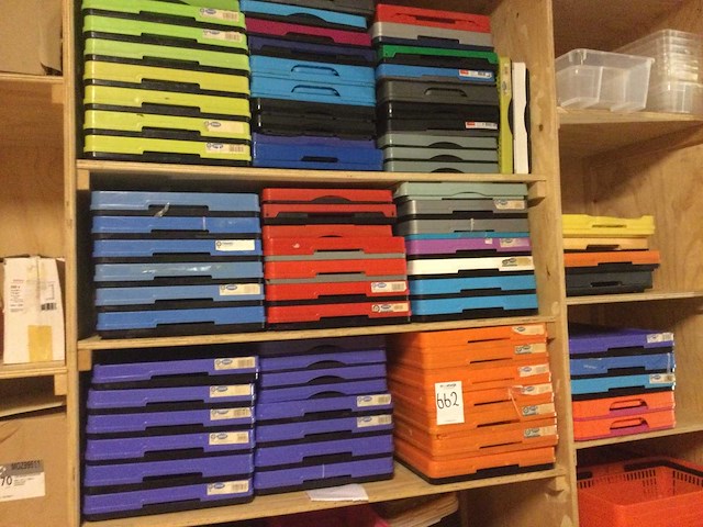 Partij winkelpanden/opbergkratten - afbeelding 2 van  6