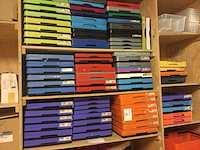 Partij winkelpanden/opbergkratten - afbeelding 2 van  6