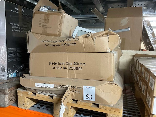 Partij winkelstelling toebehoren (95x) - afbeelding 1 van  6