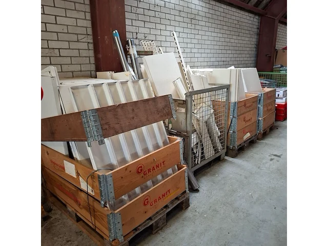 Partij winkelstellingmateriaal - afbeelding 1 van  13