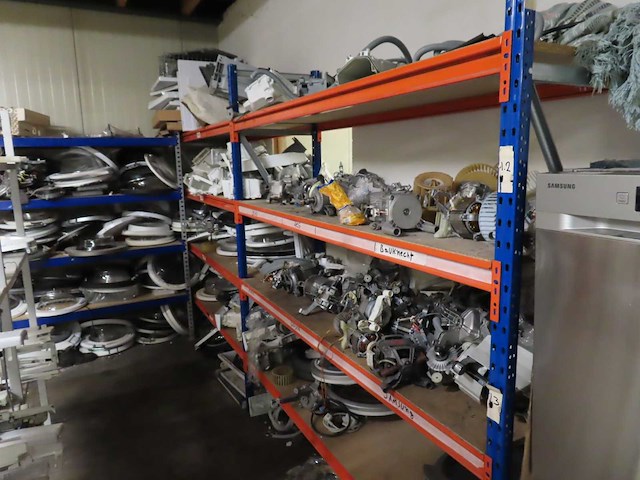 Partij witgoed onderdelen met stellingen - afbeelding 8 van  11