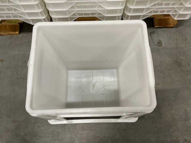 Partij witte kunststof bloemenemmers (205x) - afbeelding 4 van  4