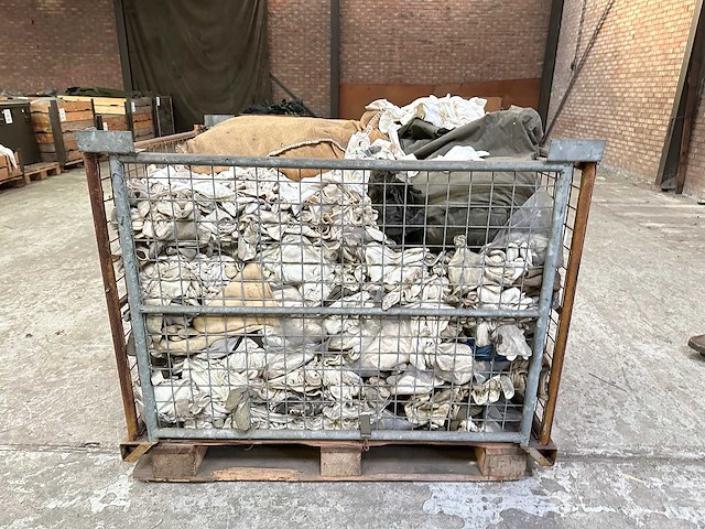 Partij witte parade handschoenen - afbeelding 3 van  3