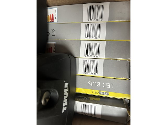 Partij w.o. dakdragers, led buis, bbq w.o. thule - afbeelding 2 van  10