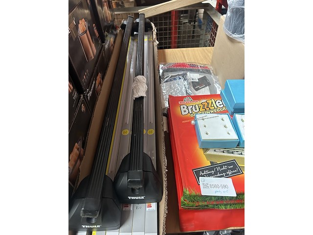 Partij w.o. dakdragers, led buis, bbq w.o. thule - afbeelding 3 van  10