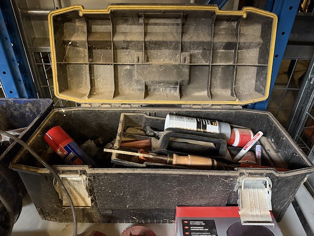 Partij w.o. gereedschapskoffer, vacüumheffers, carbon filters w.o. honeywell, sencys - afbeelding 4 van  8