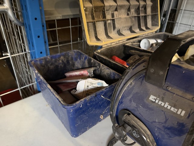Partij w.o. gereedschapskoffer, vacüumheffers, carbon filters w.o. honeywell, sencys - afbeelding 8 van  8