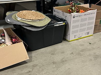 Partij w.o. kerstversiering, placemats, bloempotten - afbeelding 1 van  9