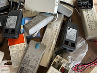 Partij w.o. verlichting en toebehoren, w.o. geberit, somfy - afbeelding 4 van  8
