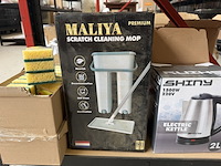 Partij w.o. waterkoker, cleaning mop w.o. shiny, maliya - afbeelding 3 van  5