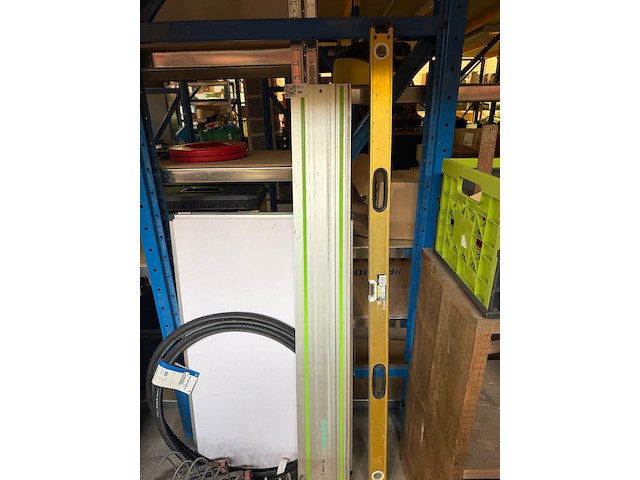 Partij w.o. waterpas, fietsbanden, fietsparkeerbeugels w.o. festool, ritchey - afbeelding 2 van  7