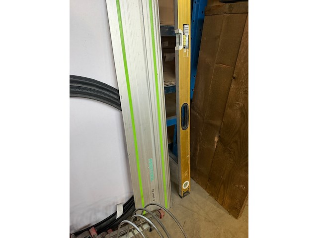Partij w.o. waterpas, fietsbanden, fietsparkeerbeugels w.o. festool, ritchey - afbeelding 3 van  7